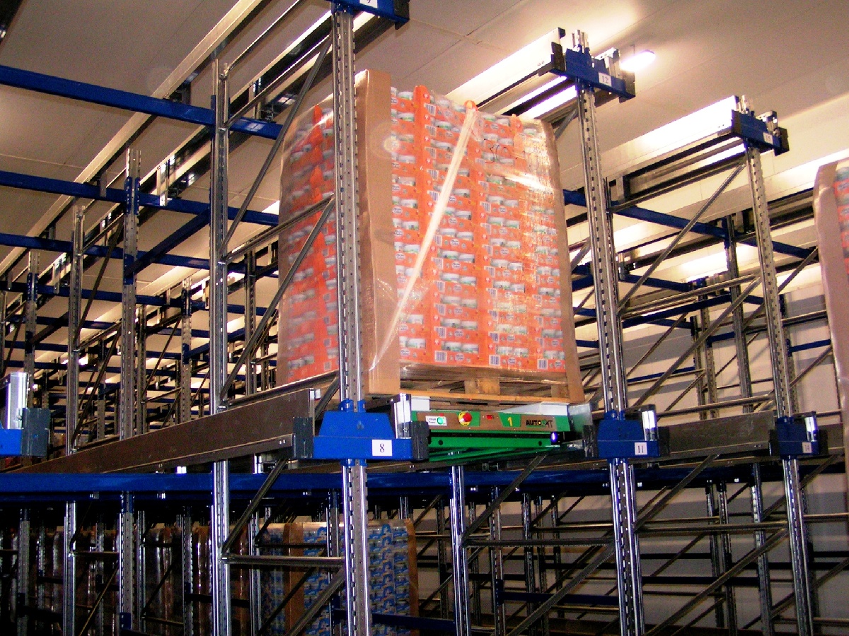 Automated warehouses with radio controlled satellite Modulblok